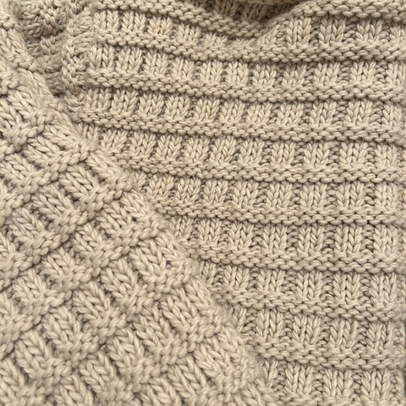 Stone colored knitted H&M sweater - never worn - Picture 2 of 3